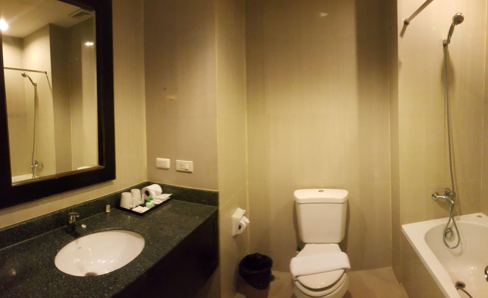 Summer Spring Hotel Паттайя Экстерьер фото